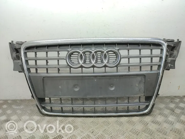 Audi A4 S4 B8 8K Etupuskurin ylempi jäähdytinsäleikkö 8K0853651