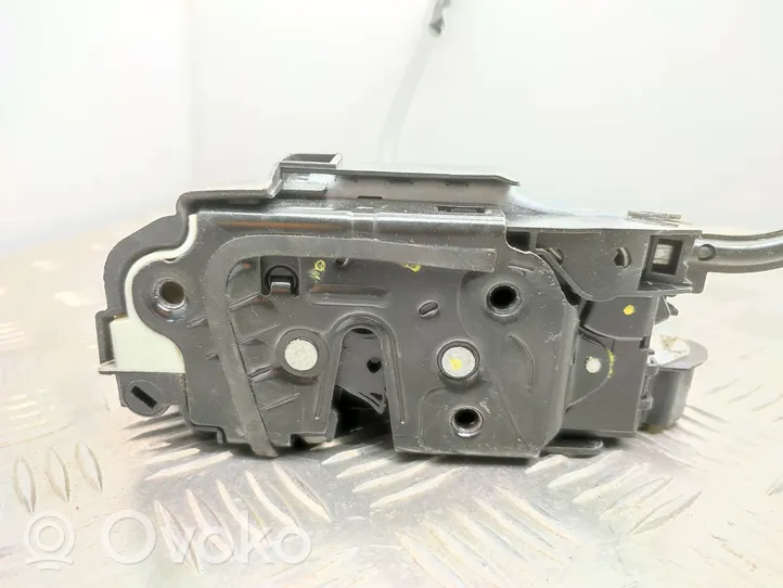 Volkswagen PASSAT B8 Rear door lock 5E0839016