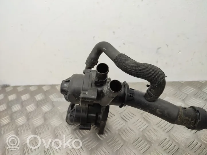 Volkswagen Tiguan Termostat / Obudowa termostatu 03C121026S