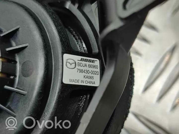 Mazda 3 Kit sistema audio BDJD6696Y