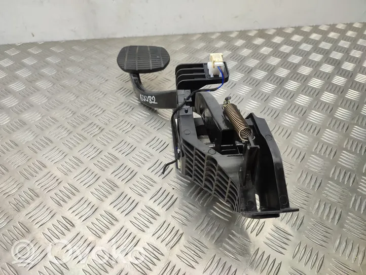 BMW 2 F45 Pedal de freno 6856596