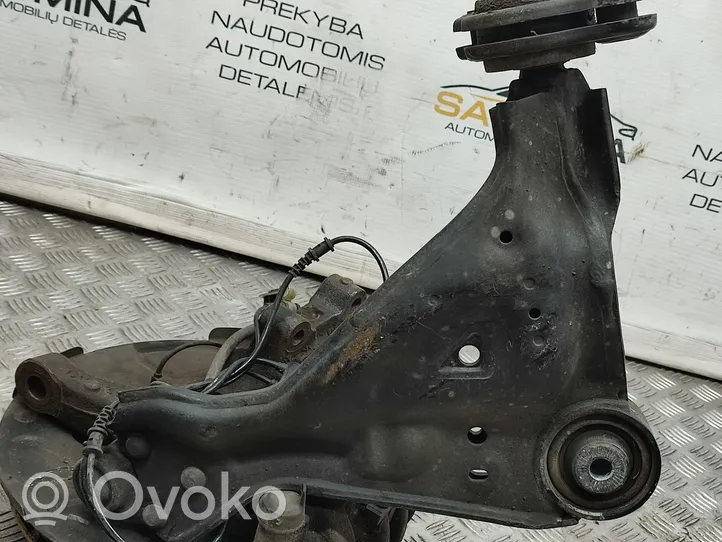 Mercedes-Benz Vito Viano W447 Fuso a snodo con mozzo ruota anteriore A4473300720