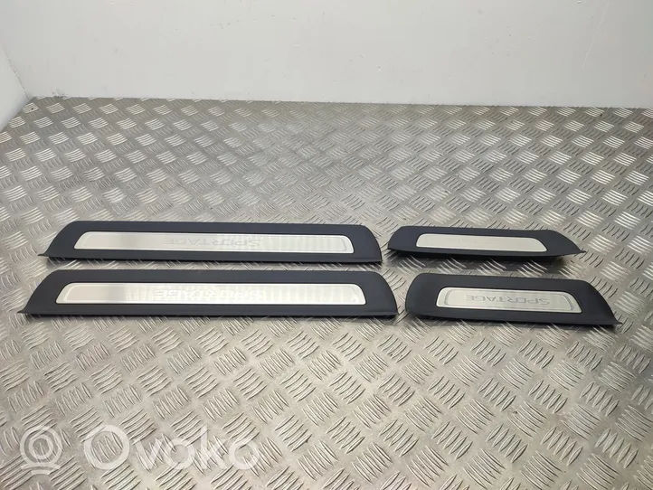 KIA Sportage Front sill trim cover 85878F1500