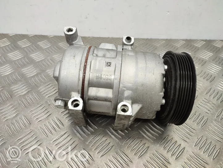 KIA Sportage Air conditioning (A/C) compressor (pump) 97701D7600