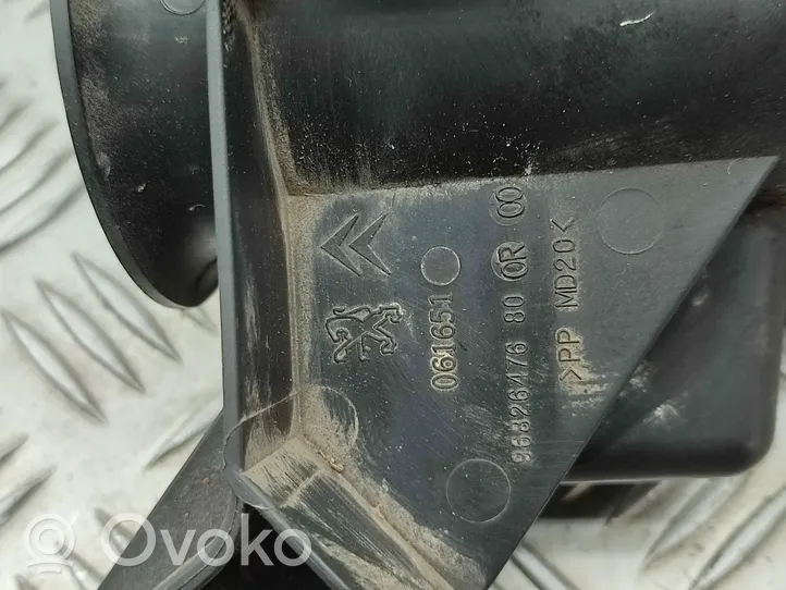 Citroen C4 Cactus Część rury dolotu powietrza 96826476