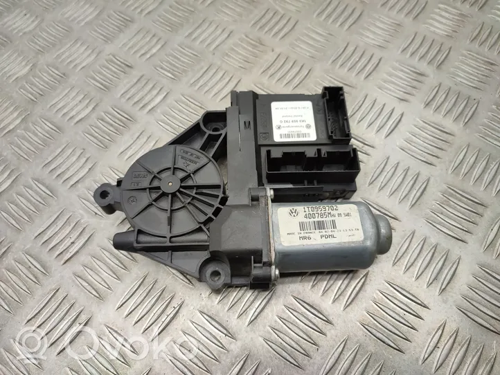 Volkswagen PASSAT B6 Front door window regulator motor 1T0959702