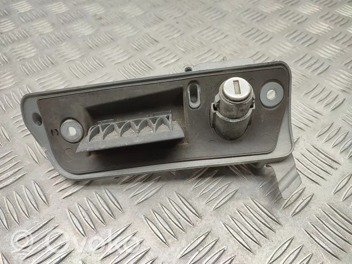 Volkswagen Caddy Tailgate/trunk/boot exterior handle 2K0827565H