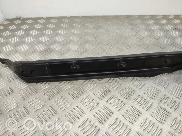 Citroen C4 II Picasso Rivestimento dell’estremità del parafango 9676660780