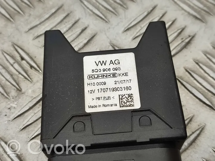 Audi Q2 - Unité de commande / module de pompe à carburant 5Q0906093