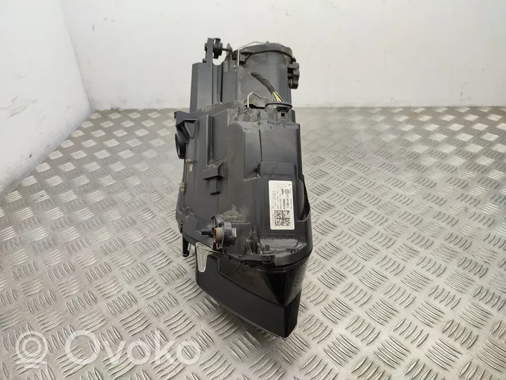 Volkswagen Golf Sportsvan Lampa przednia 517941005C