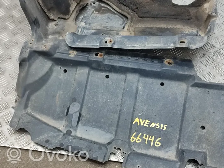 Toyota Avensis T250 Variklio dugno apsauga 