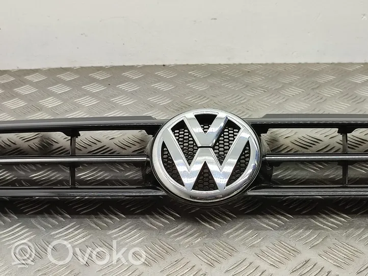 Volkswagen Polo V 6R Maskownica / Grill / Atrapa górna chłodnicy 6R0853651T