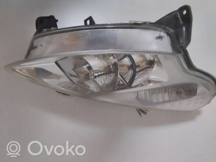 Citroen C3 Lampa przednia 41580748D