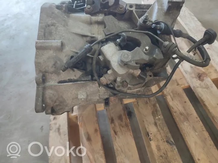 Ford Kuga I Boîte de vitesses manuelle à 6 vitesses 8v4r7002be