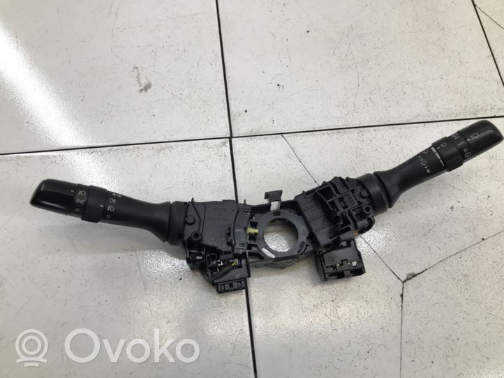 Toyota Verso Suuntavilkun vipu 173832