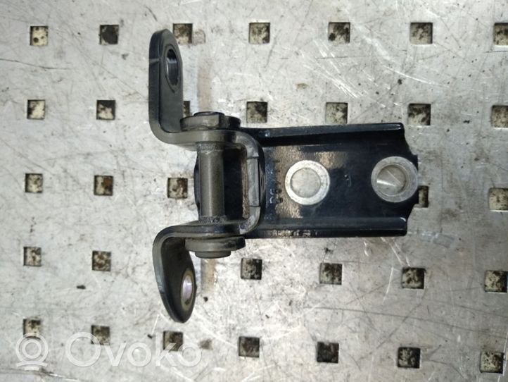 Toyota Verso Rear door lower hinge 