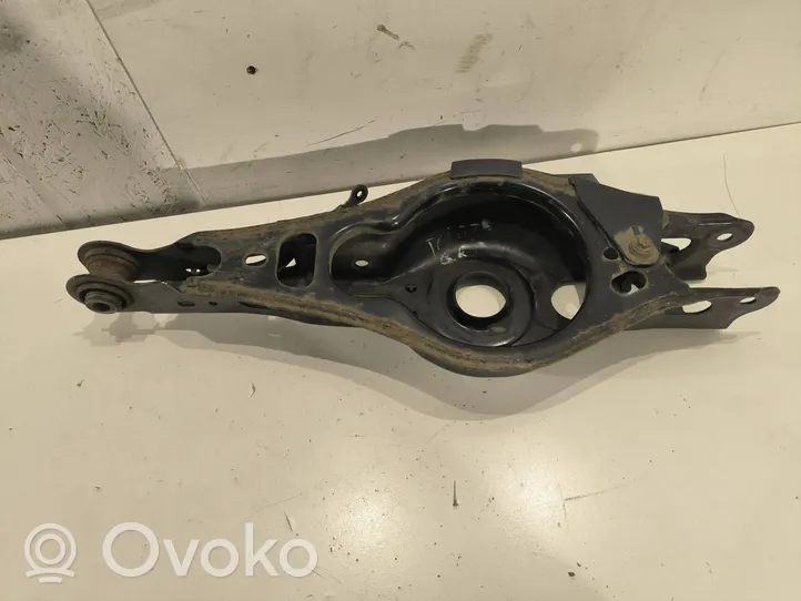 Toyota RAV 4 (XA50) Triangle bras de suspension supérieur arrière 