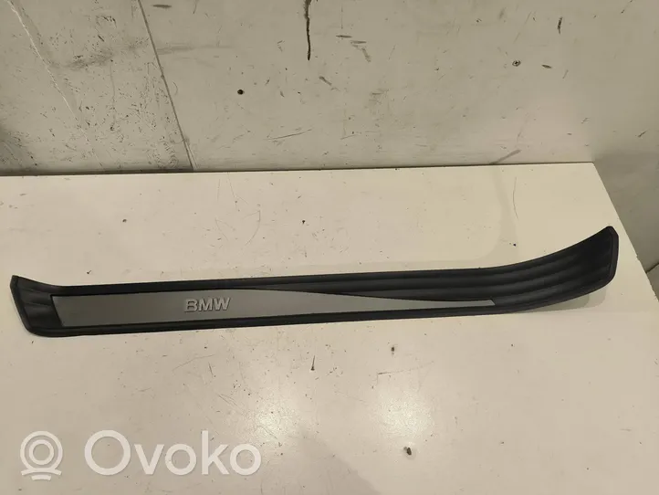 BMW 5 E60 E61 Moldura protectora del borde delantero 7034303