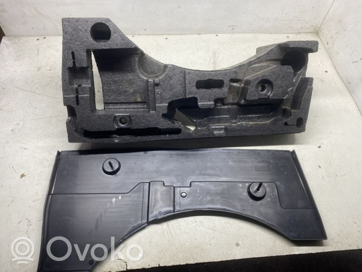 Volkswagen PASSAT B6 Spare wheel mounting bracket 3C5012116