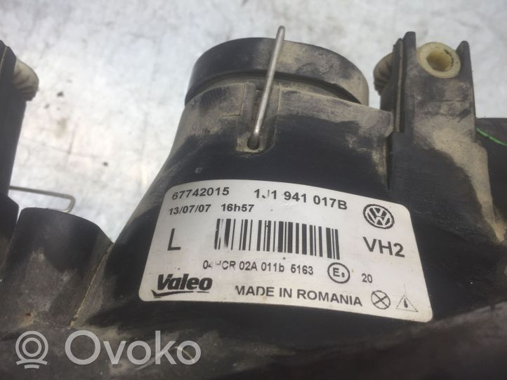 Volkswagen Golf IV Lampa przednia 1J1941017B