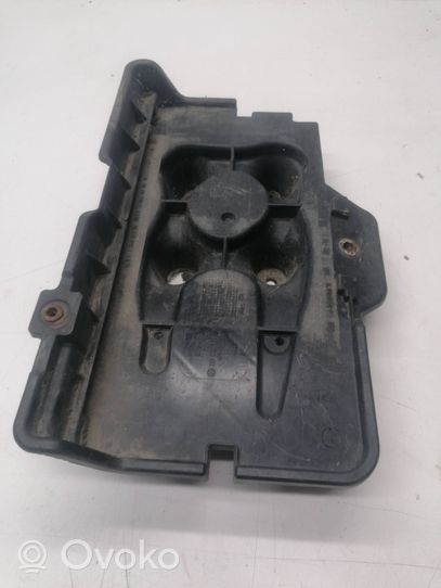 Volkswagen Bora Battery box tray 1J0915333