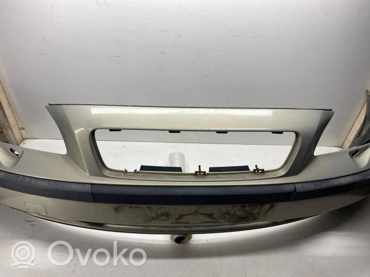 Volvo V70 Etupuskuri 09484239