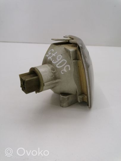 Opel Vectra A Indicatore di direzione anteriore 90358100