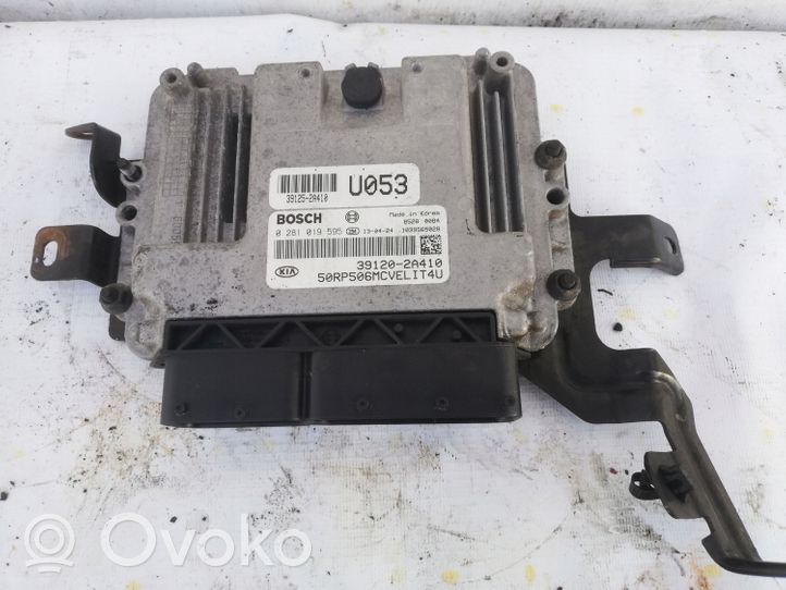 KIA Carens III Engine control unit/module 391202A410