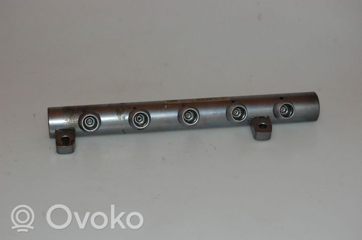 Opel Vivaro Fuel main line pipe 175210542R