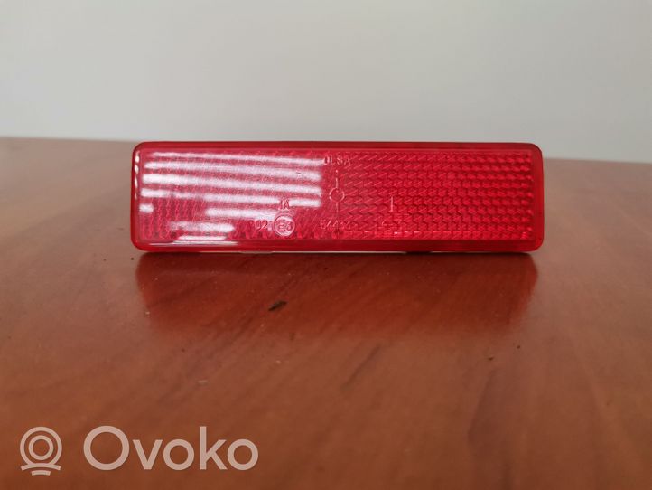 Opel Vivaro Reflector de faros/luces traseros 7700353184