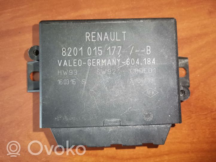 Renault Master III Unité de commande, module PDC aide au stationnement 8201015177