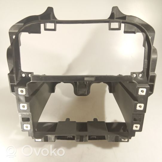 Opel Vivaro Other center console (tunnel) element 678700458R