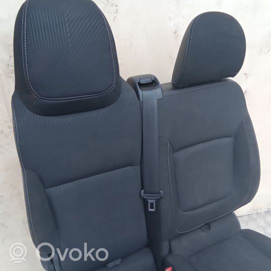 Opel Vivaro Front double seat 