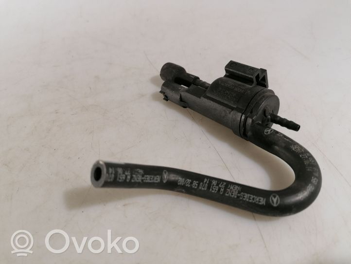 Mercedes-Benz C W205 Vacuum valve 0025407097