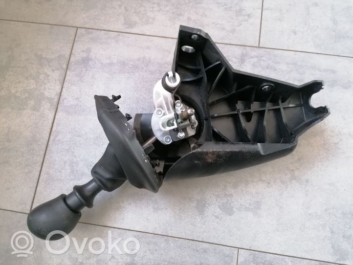 Opel Vivaro Pavarų perjungimo mechanizmas (kulysa) (salone) 349012637R