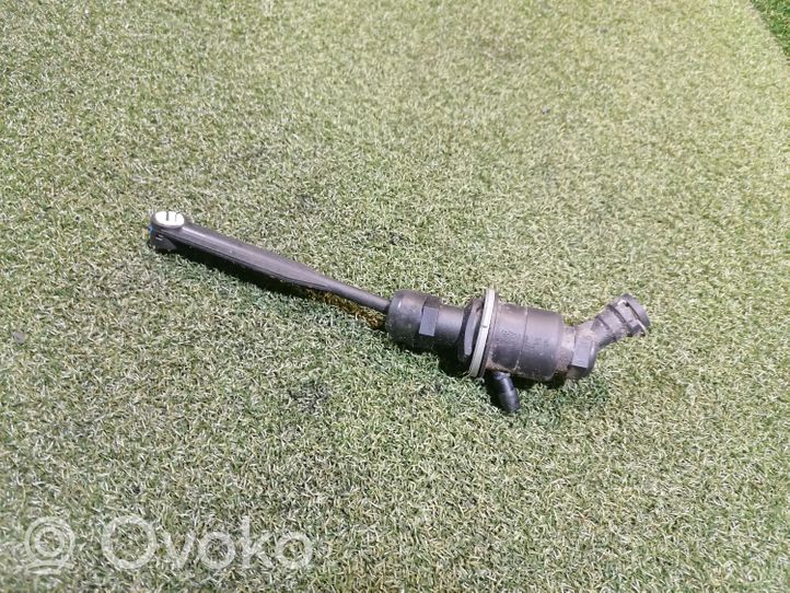 Renault Master III Clutch master cylinder 8200673232