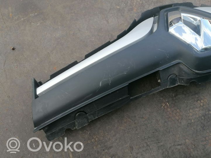 Renault Kangoo II Grille calandre supérieure de pare-chocs avant 623101381R