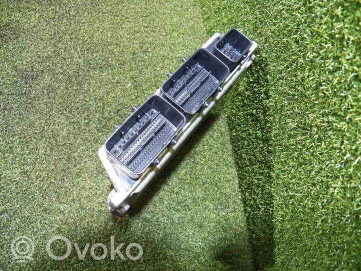 Opel Movano B Variklio valdymo blokas 237103906S