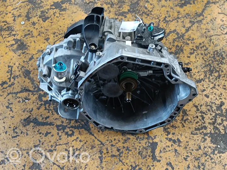 Opel Vivaro Manual 6 speed gearbox PF6043