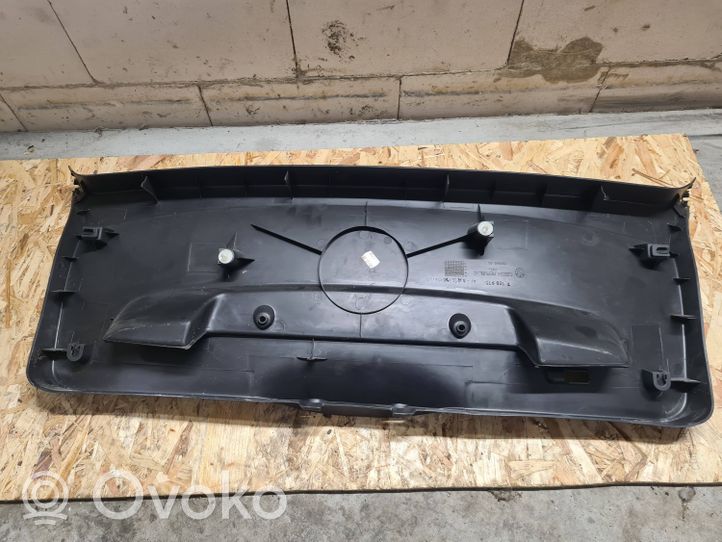 BMW 1 E81 E87 Dolny panel schowka koła zapasowego 7169975