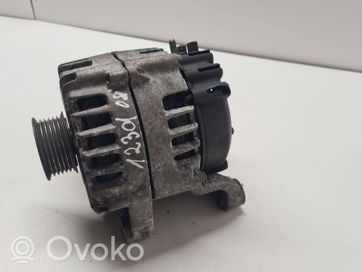 BMW 1 E82 E88 Alternador S33AN08