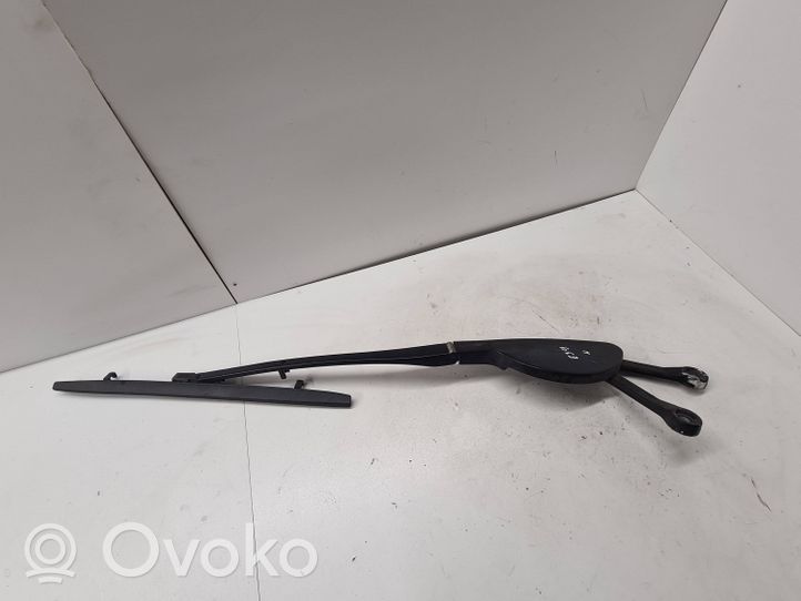 BMW 5 E39 Priekinio stiklo valytuvų kojelė 8361744