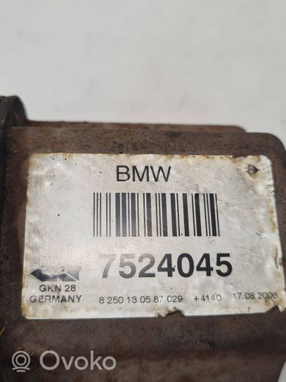 BMW X3 E83 Priekinis pusašis 7524045