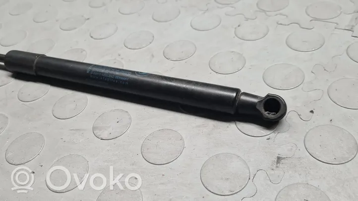 BMW 1 E82 E88 Tailgate/trunk strut/damper 7166758