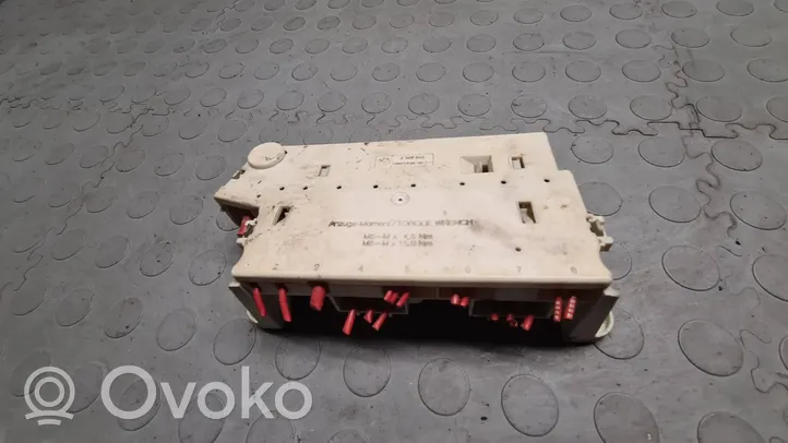 BMW 7 E38 Module de fusibles 8387545