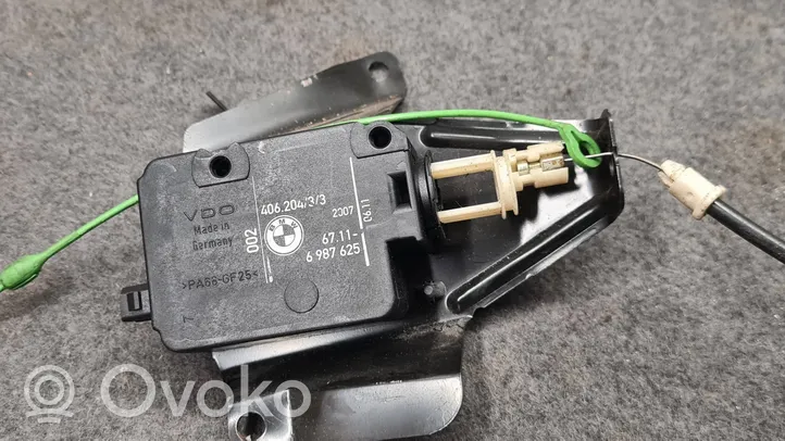 BMW 5 E39 Fuel tank cap lock motor 6987625