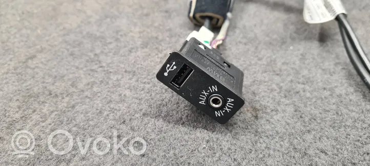 BMW X5 E70 Connecteur/prise USB 9237653