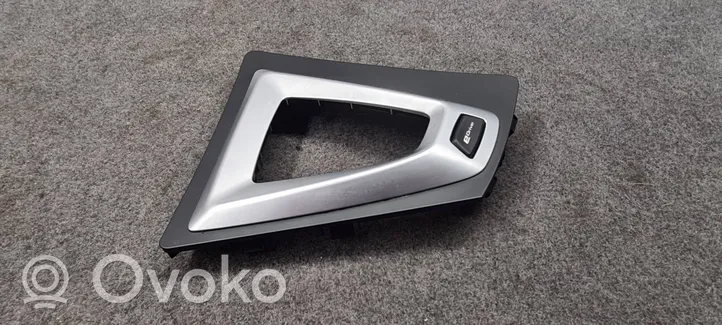 BMW 3 F30 F35 F31 Rivestimento in plastica cornice della leva del cambio 9368699