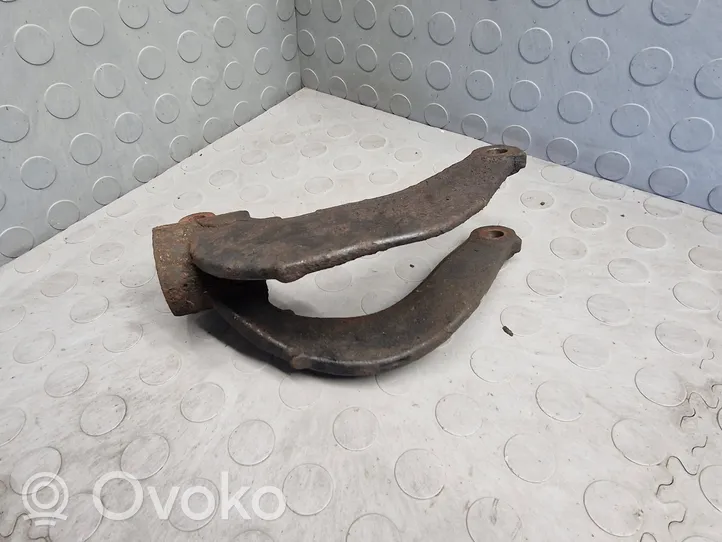 BMW X5 E70 Mocowanie / Wspornik dolny amortyzatora osi przedniej 6775086