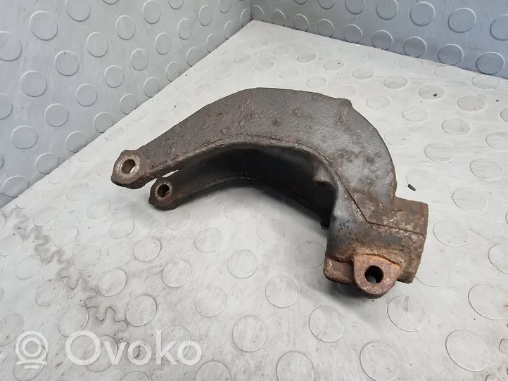 BMW X5 E70 Mocowanie / Wspornik dolny amortyzatora osi przedniej 6775086